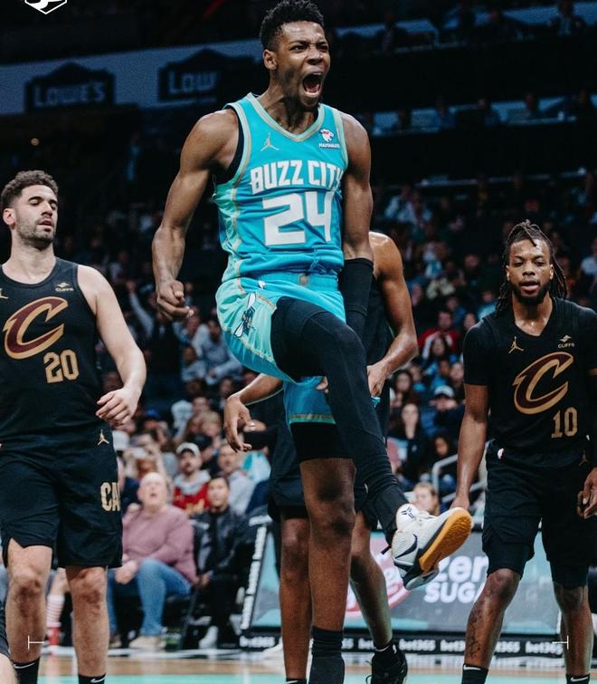 关于转折点洛杉矶快船主帅复盘，全明星赛加时末段攻防权衡，悬念犹存，训练强度明显提升的信息