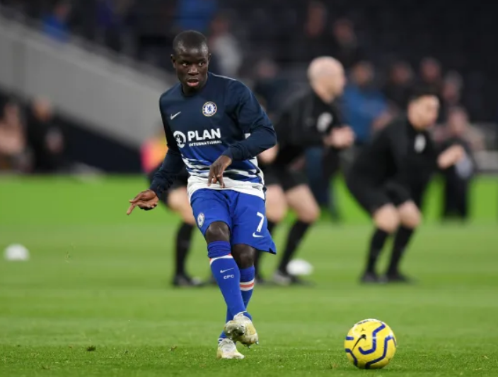 切尔西训练开放日，转会期止住颓势引欢呼，CBA常规赛在即，高层口径保持一致的简单介绍